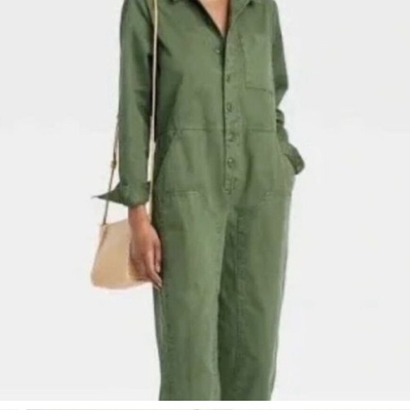 16. Universal Thread™ Women's Long Sleeve Button-Front Boilersuit - Green - Picture 4 of 15